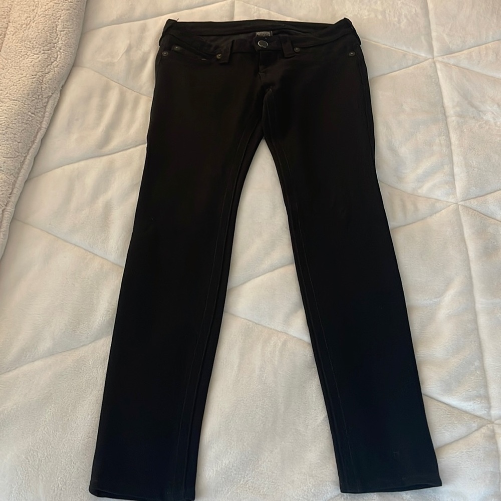 True Religion Low Rise Jeggings. Black. Size 27.